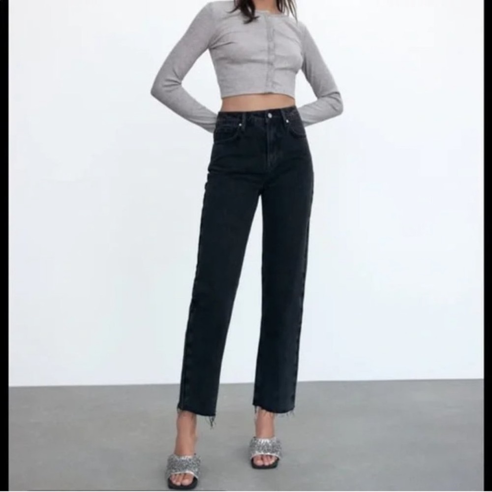 Zara high rise frayed jeans size 4